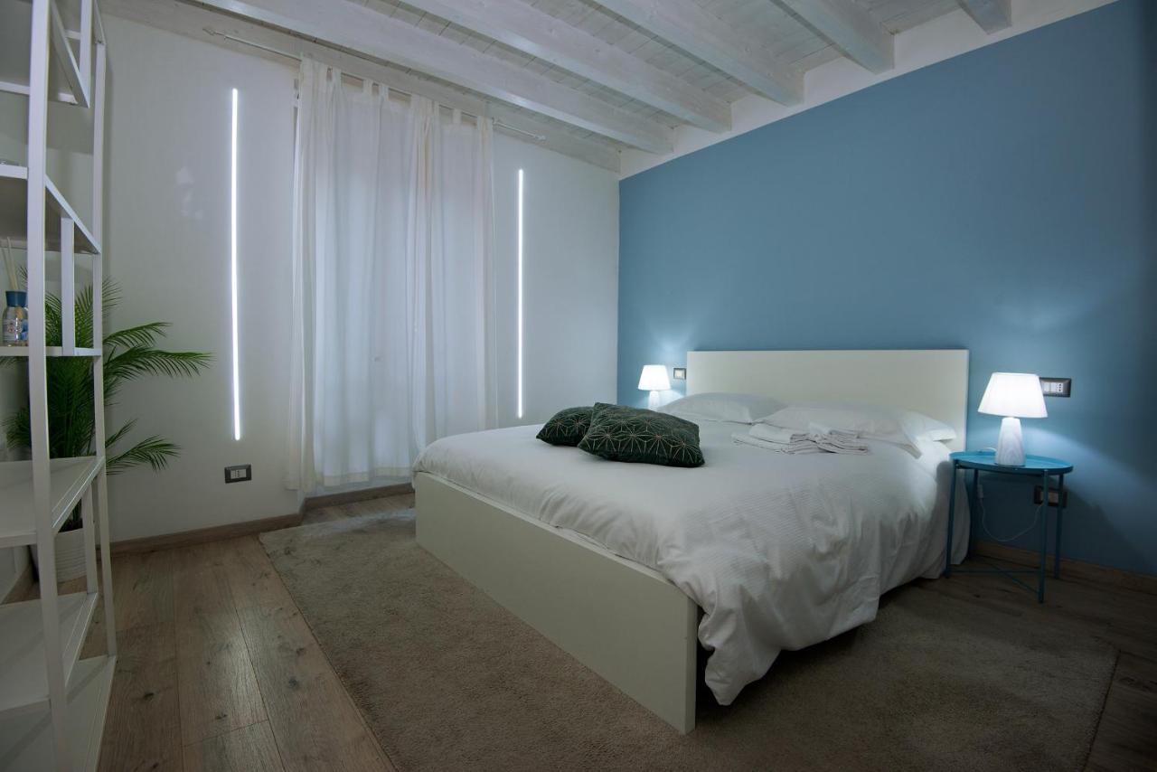 Larius Apartment Como Bagian luar foto