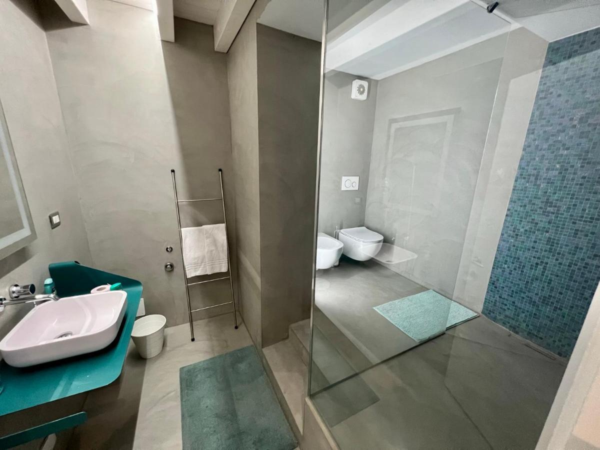 Larius Apartment Como Bagian luar foto