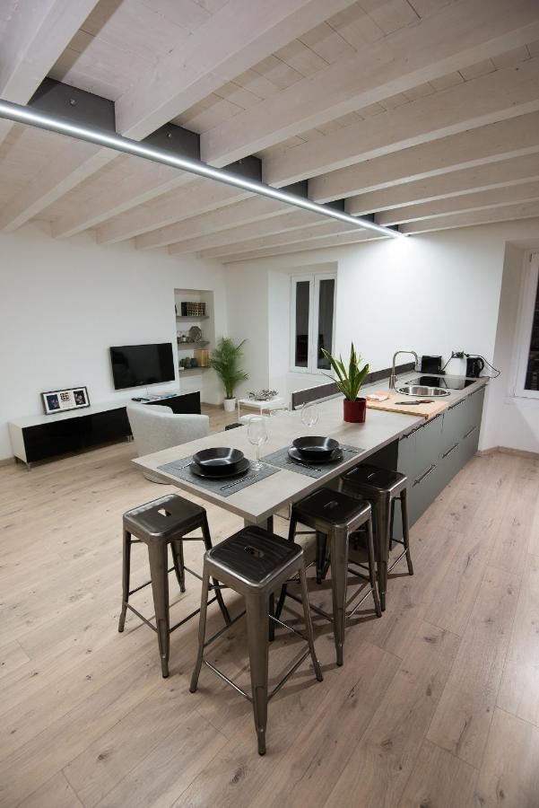 Larius Apartment Como Bagian luar foto